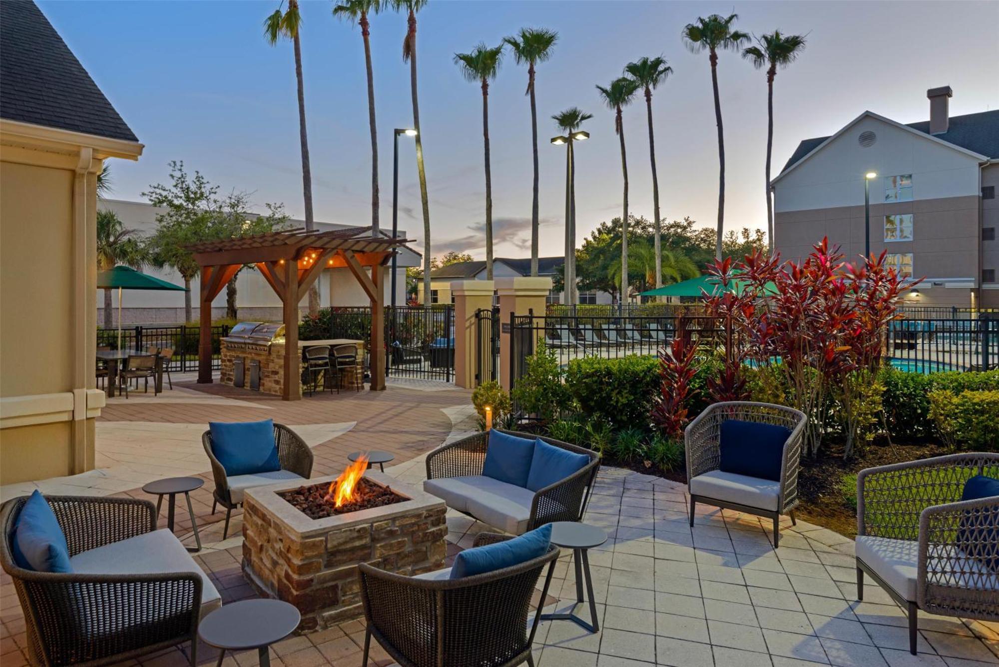 Homewood Suites By Hilton Orlando-Ucf Area Alafaya Exterior foto